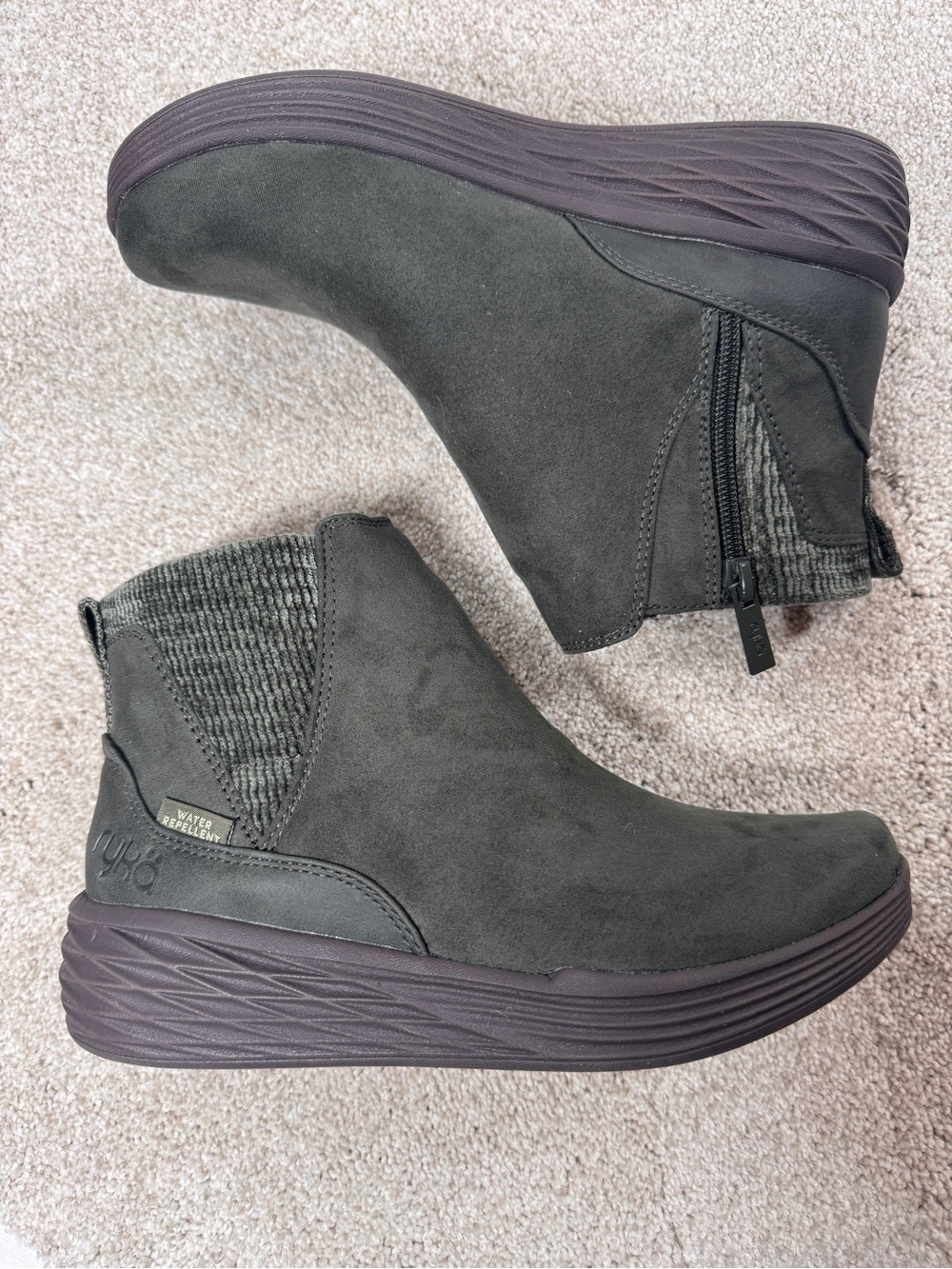 Ryka Noelle Next Women’s Size 5.5 Water Repellent Side Zip Sneaker Boots NWOT